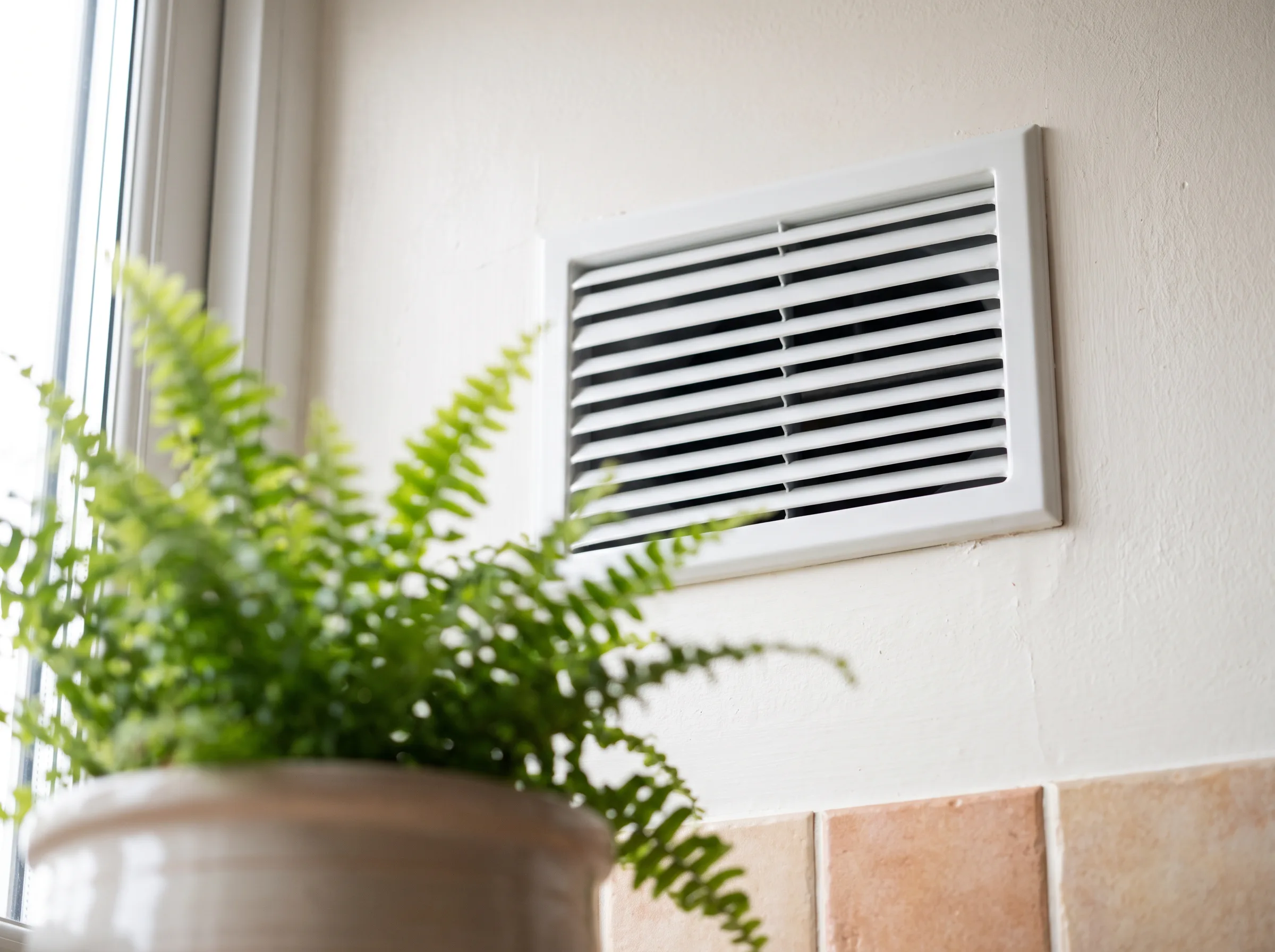 Clean wall ventilation grille